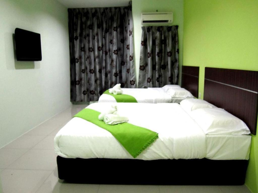 Eco Hotel Putra Каджанг Экстерьер фото