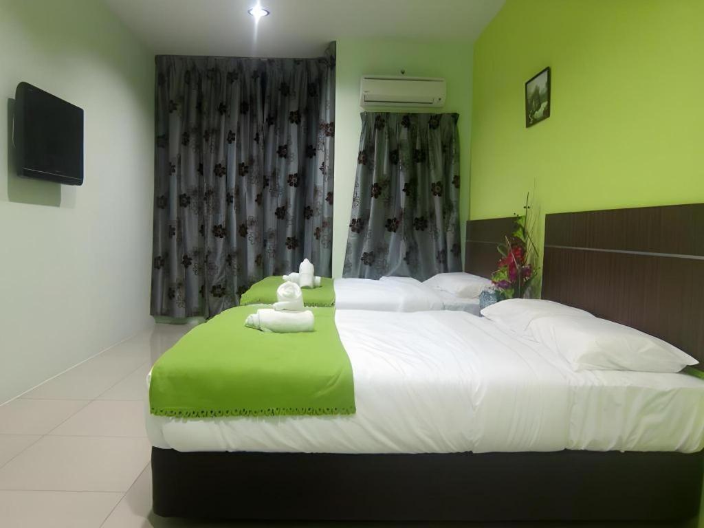 Eco Hotel Putra Каджанг Экстерьер фото